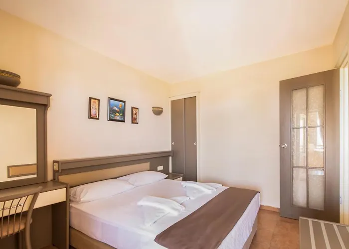 Esra And Family Didim