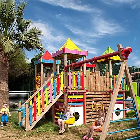 Esra And Family Hotel